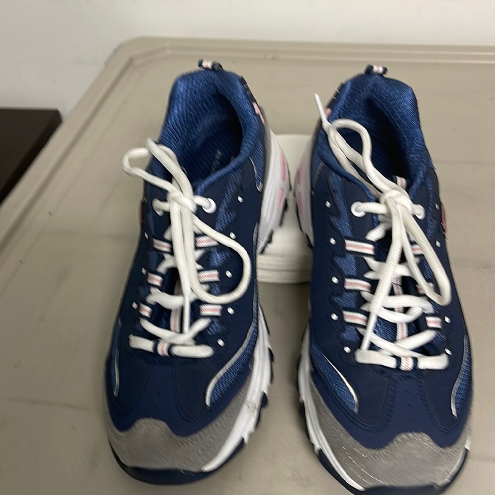 Sketchers D‘ LITES 8 1/2 wide fit worn twice very comfortable great shape fun